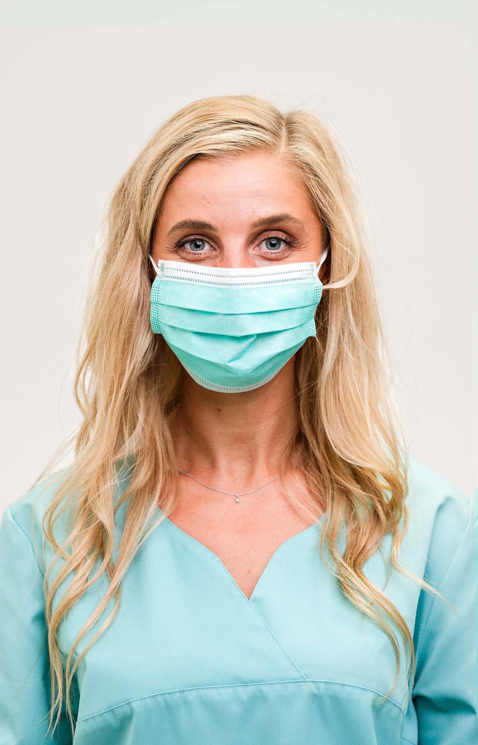 Katharina Domanovits mit Maske
